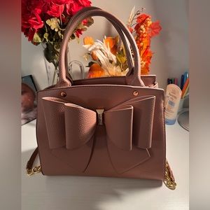 Mauve shoulder bag w/ bow